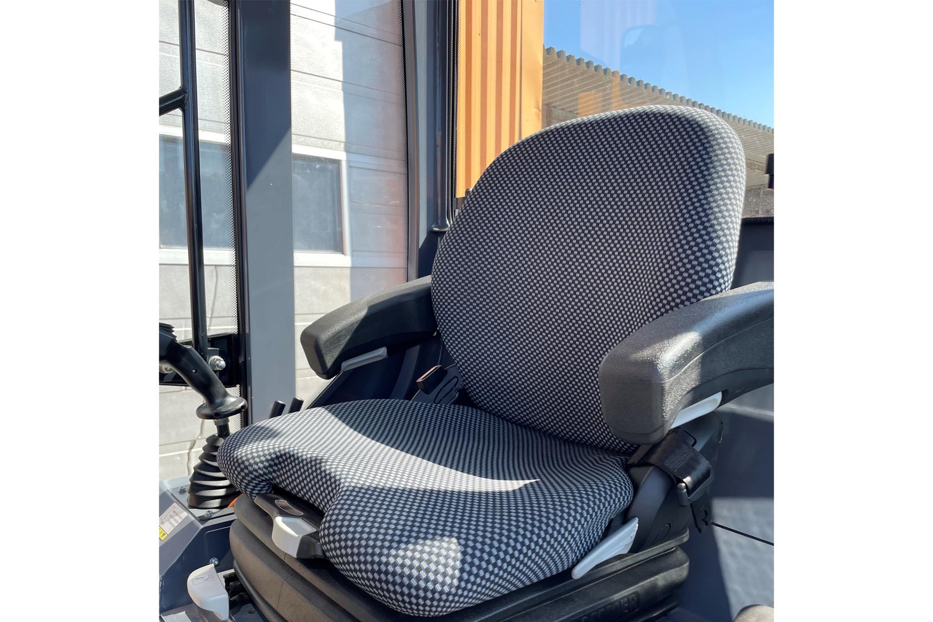 Grammer driver's seat Air, Fabric, Heat 12 series