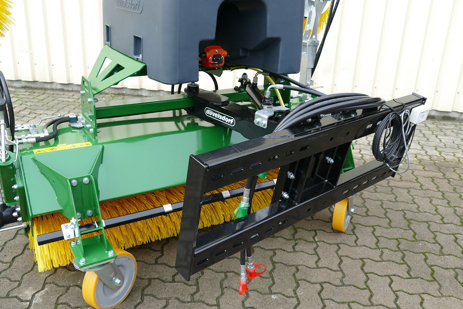 Sopmaskin Profi 150cm, Bultat fäste